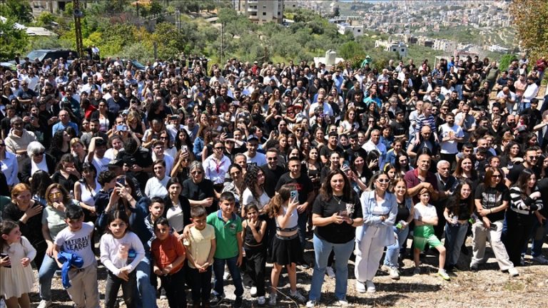 مسيحيو لبنان يحتفلون بعيد الفصح بدعوات للسلام والمحبّة
