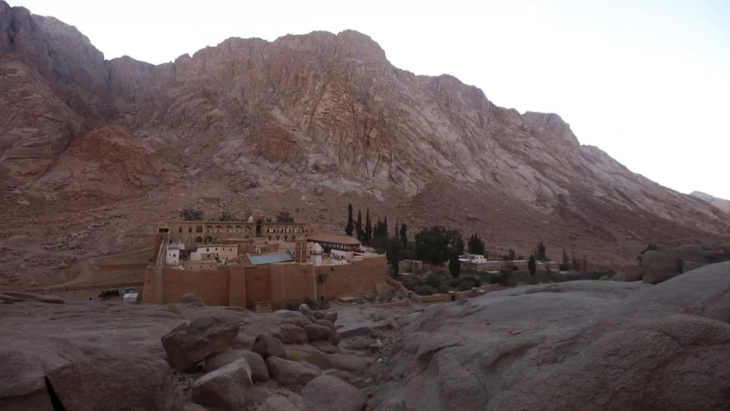 تقارير يونانية تتحدث عن إغلاق دير سانت كاترين ومصر تنفي