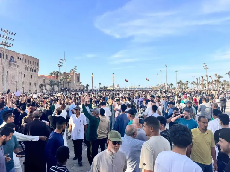 “جمعة الخلاص” تهز طرابلس.. مظاهرات حاشدة تطالب بإسقاط حكومة الدبيبة وإنهاء المرحلة الانتقالية