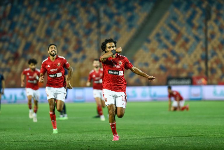 مصر..الأهلي يتمسك بصدارة الدوري بفوزه على سيراميكا كليوباترا