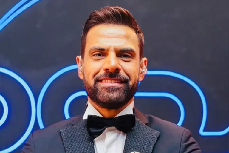 الشاعر أمير طعيمة لـ “أخبار الغد”: “فستانك الأبيض” أغنية أفراح 2025.. وأحضر لفيلم جديد قريبًا