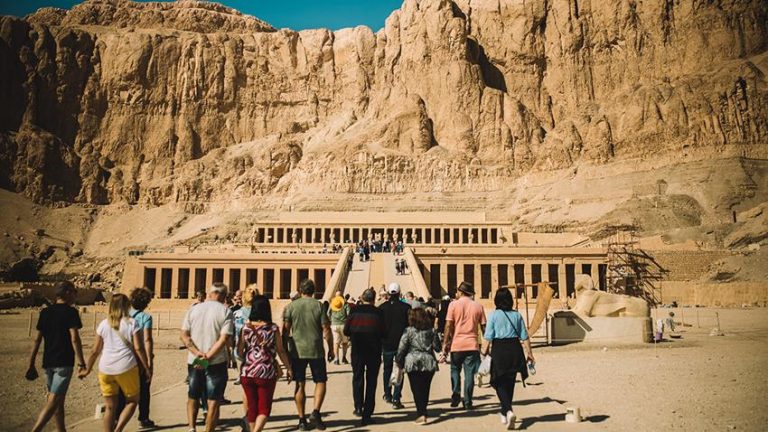د. مختار الكسباني لـ “أخبار الغد ” مصر تستقبل 3,9 مليون سائح خلال 3شهور من 2025