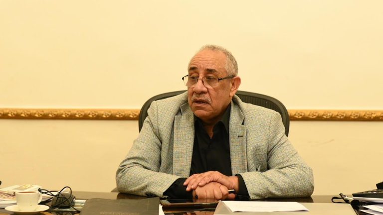 طلعت خليل يطالب الحكومة بالإفصاح عن تفاصيل المصانع التي زعمت إنشائها في ١٠ شهور