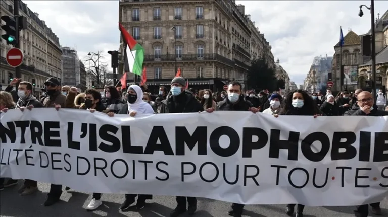 تقرير فرنسي يكشف قلقاً متزايداً من وجود الإخوان المسلمين في المجتمع الفرنسي
