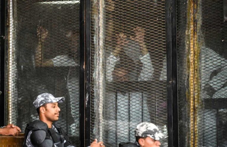 مصر.. تمديد أسماء 11 شخصا على قوائم الإرهاب
