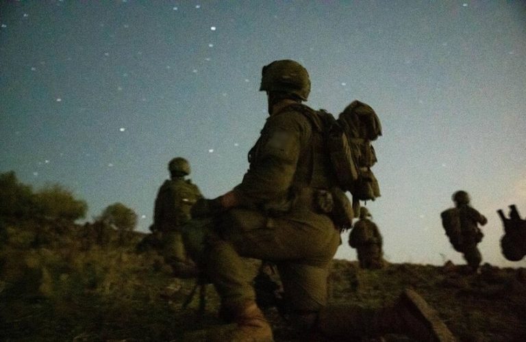 جيش الاحتلال يسحب لواء المظليين من جبهة سوريا لتوسيع الحرب في غزة