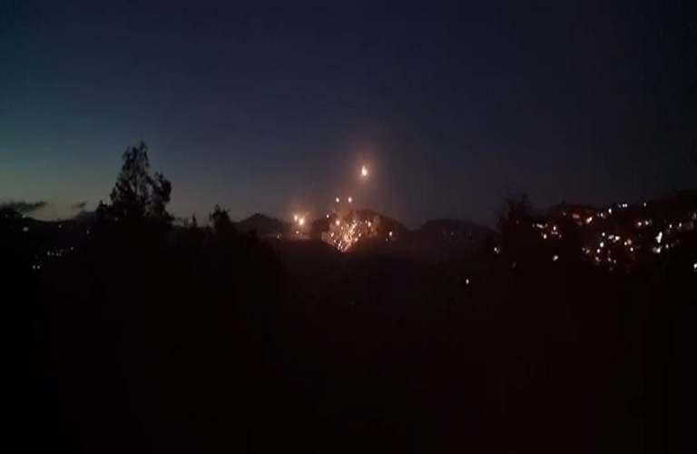 سلاح جو الاحتلال يهاجم بنى تحتية لـ “حزب الله” في عدة مناطق جنوب لبنان