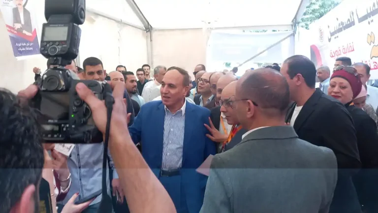 عبد المحسن سلامة يعقد مؤتمراً صحفياً بعد تسجيله كمرشح نقيب الصحفيين