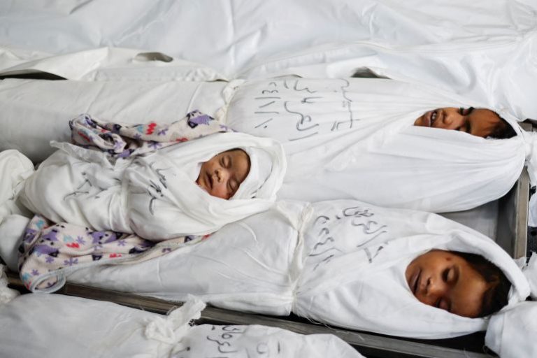 اليونيسف تحذر: مقتل 45 طفلاً في غزة خلال يومين على يد إسرائيل