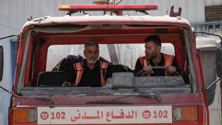 الدفاع المدني الفلسطيني 75% من مركبات الدفاع المدني في غزة خارج الخدمة بسبب نقص الوقود