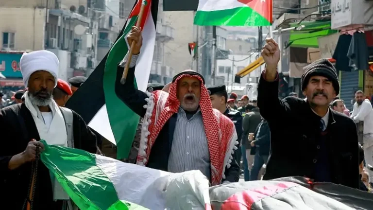 ميدل إيست آي : مفاوضات أمريكية أردنية على تسليم أحلام التميمي مقابل مساعدات مالية