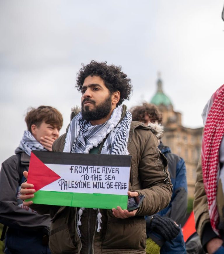 بضغط من اللوبي الصهيوني.. محاكمة عبد الرحمن عز بتهمة الكراهية في بريطانيا!
