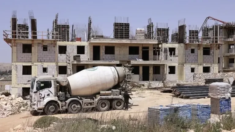 الصندوق السيادي النرويجي يسحب استثماراته من شركة تزود مستوطنات الاحتلال بالوقود