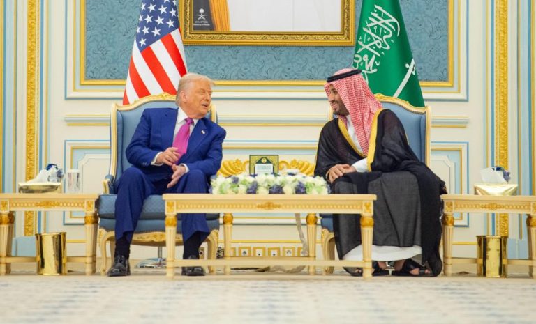 ولى العهد وترامب يوقعان اتفاقيات دفاعية واستثمارية بحوالي 600 مليار دولار