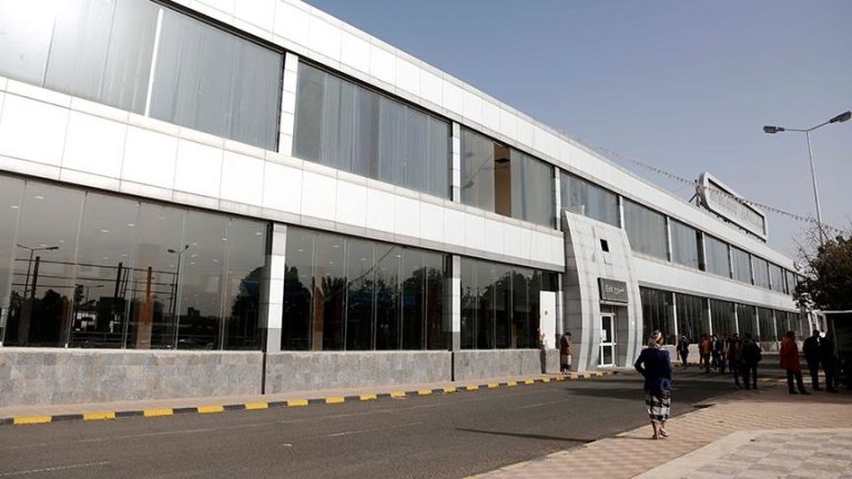 خسائر الهجوم الإسرائيلي على مطار صنعاء تُقدَّر بـ500 مليون دولار.