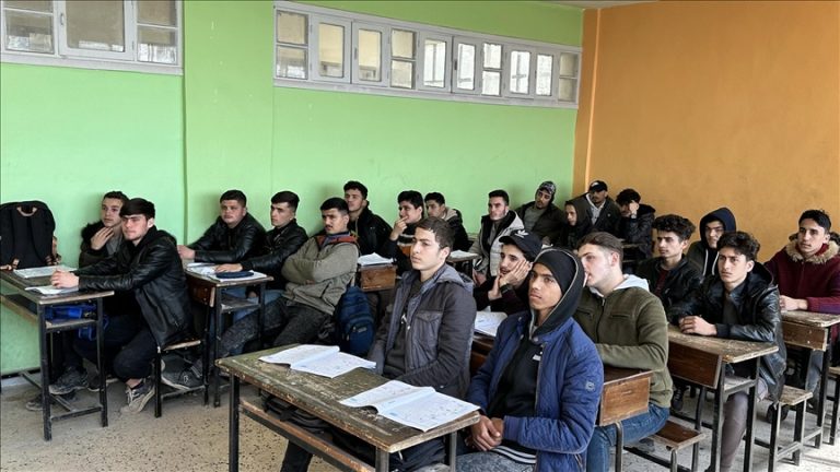 وزارة التعليم العالي السورية تحظر نشر محتويات محرضة على الطائفية وتحذر بالعقوبات