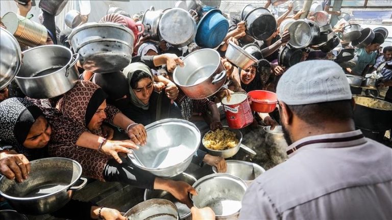 وزير إسرائيلي يحرض على تجويع المدنيين في غزة ويؤيد قصف مخازن الغذاء