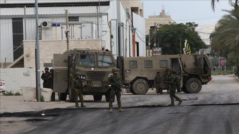 الجيش الإسرائيلي يقتحم نابلس وطوباس بعد ساعات من مقتل فلسطيني في أريحا