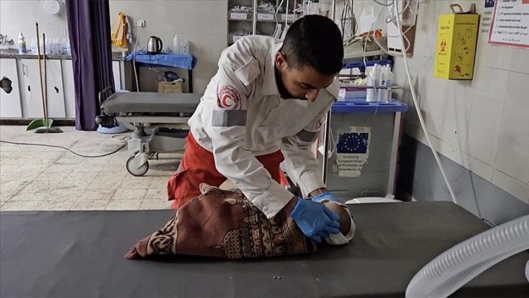 استشهاد 10 فلسطينيين بينهم 5 أطفال في غارات إسرائيلية جديدة على خان يونس