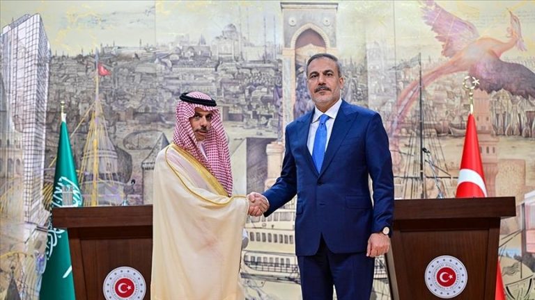 تركيا والسعودية تعبران عن قلقهما إزاء التصعيد بين باكستان والهند