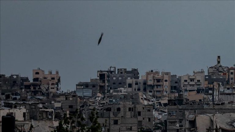 استشهاد 14 فلسطينياً جراء غارات إسرائيلية متواصلة في غزة