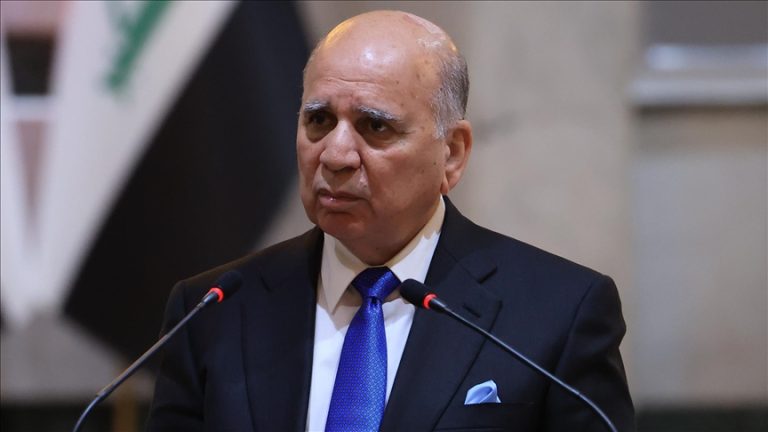 العراق يؤكد دعمه لاستقرار سوريا ويدعو إلى وقف الاعتداءات الإسرائيلية على غزة خلال القمة العربية الـ34.