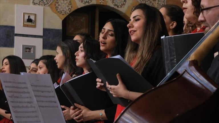 سوريا الجديدة: كورال “غاردينيا” النسائي يتنسم الحرية بعد سقوط النظام