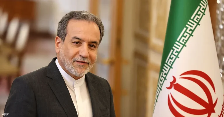 إيران تؤكد استمرار الدبلوماسية وحقها في استخدام الطاقة النووية السلمية
