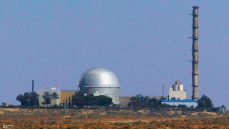 3 صواريخ تضرب محيط مفاعل ديمونا والاحتلال يفرض رقابة عسكرية مشددة
