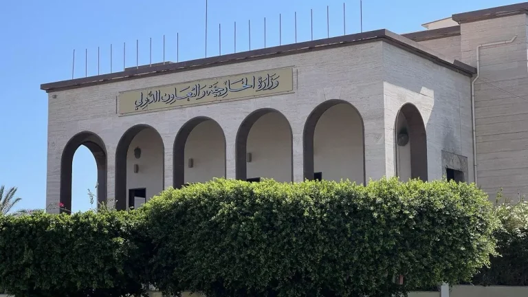 ليبيا تستدعي السفير اليوناني احتجاجا على “انتهاك السيادة البحرية”