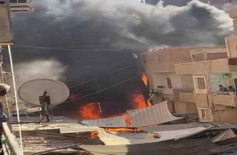 مصر..إصابة 4 أشخاص في حريق بمحال تجارية بمنطقة فيصل