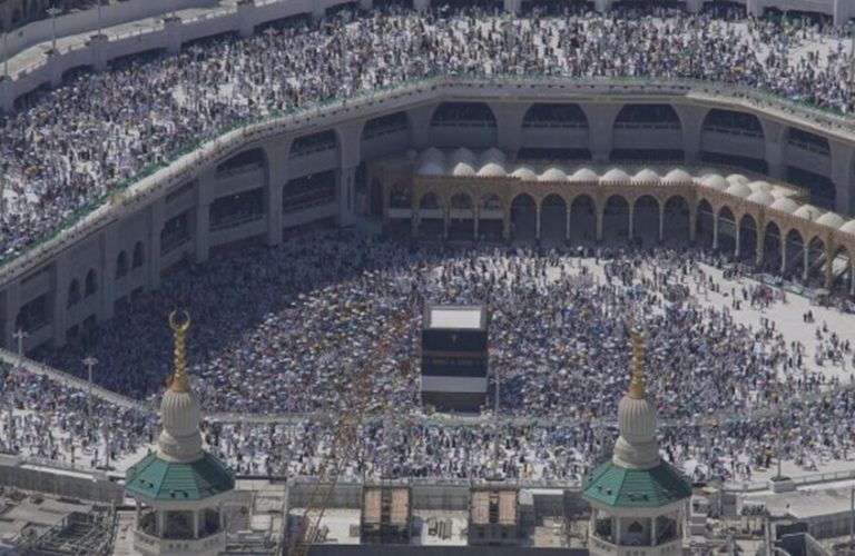 السعودية تمنع التصوير ورفع الأعلام السياسية والمذهبية بالمـشاعر المقدسة
