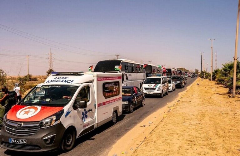 قافلة كسر الحصار تغادر مصراتة في طريقها نحو الحدود الليبية المصرية