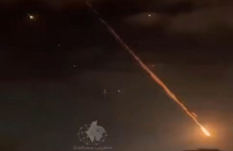 الحرس الثوري يقصف مركز استخبارات داخل تل أبيب