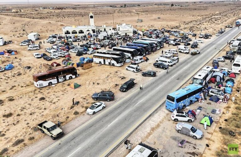 تراجع قافلة الصمود عن استكمال المسير نحو معبر رفح وتواصل الاعتصام في ليبيا