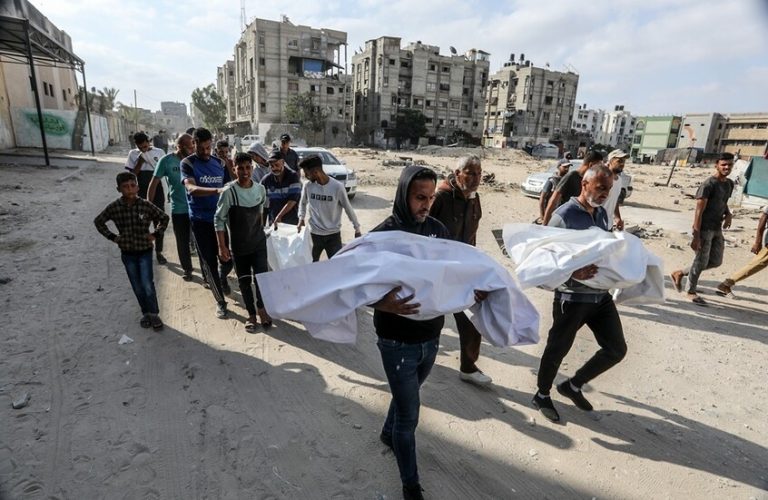 21 قتيلا بقصف إسرائيلي كانوا ينتظرون المساعدات في غزة