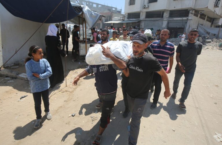 استشهاد 20 شخصا في غزة بينهم 9 في قصف على مدرسة تؤوي نازحين