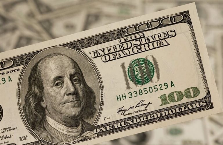 مصر..توقعات بانخفاض سعر الدولار أمام الجنيه في الفترة المقبلة