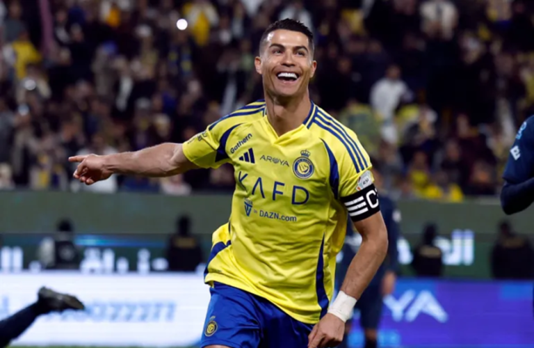 نادي النصر السعودي ينهي الجدل بشأن مستقبل رونالدو مع الفريق