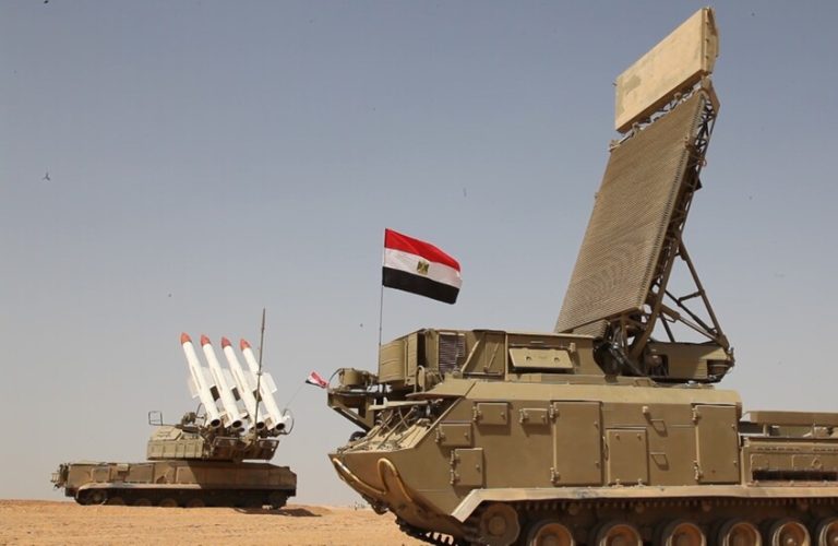 قائد الدفاع الجوي: سماء مصر درع لا يخترق