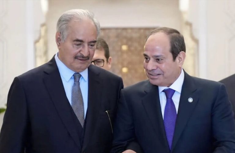 السيسي يستقبل حفتر في في مدينة العلمين ويُحذره من مخاطر تحوم حول ليبيا
