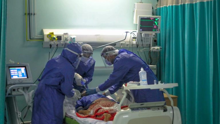 عودة ظاهرة الاعتداء على الطواقم الطبية في مصر: نقابة الأطباء تدق ناقوس الخطر