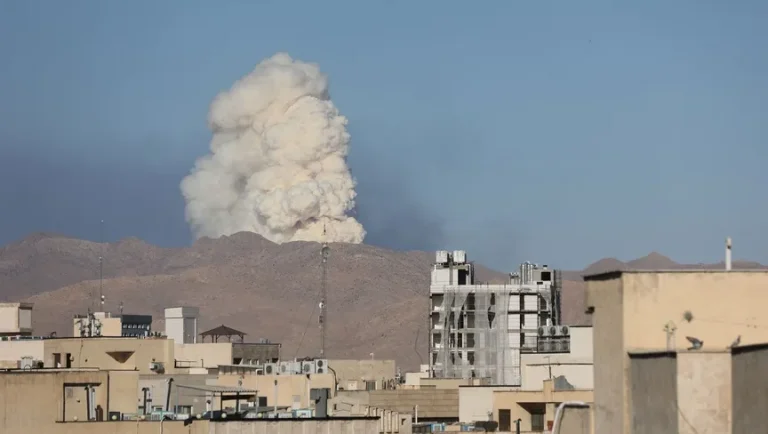 الجيش الإسرائيلي ينفي استهداف محطة بوشهر النووية ويؤكد تركيز العمليات على نطنز وأصفهان وآراك
