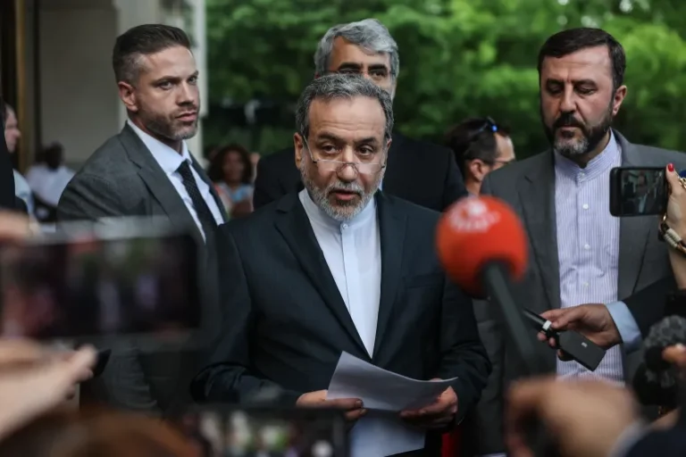 محادثات أوروبية إيرانية في جنيف وسط تصعيد الحرب مع إسرائيل.. وطهران ترفض التفاوض على قدراتها الدفاعية