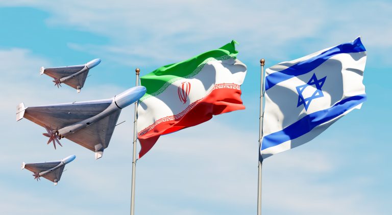 المملكة المتحدة تدعو إلى تهدئة عاجلة بين إسرائيل وإيران لمنع تصعيد إقليمي