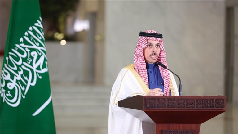 فيصل بن فرحان يصل الأردن لحضور اجتماع بشأن تطورات غزة عقب رفض إسرائيل دخول وفد عربي إلى الضفة.
