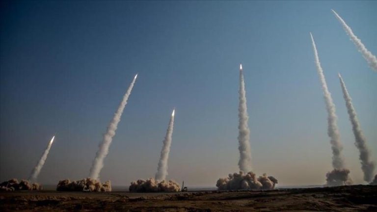 الحرس الثوري الإيراني يعلن انطلاق عملية “الوعد الصادق 3” وضرب عشرات الأهداف داخل إسرائيل
