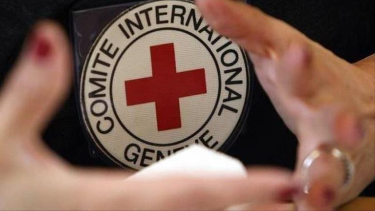 اللجنة الدولية للصليب الأحمر تنفي أي تنسيق مع جماعات مسلحة لتوصيل المساعدات الإنسانية إلى غزة