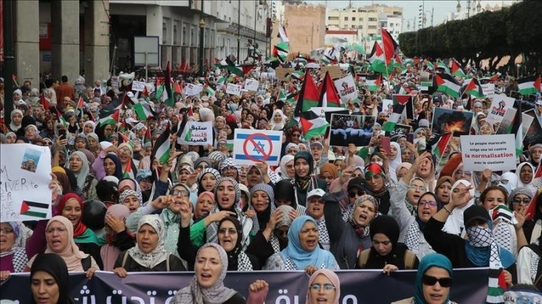 الآلاف من المغاربة يتظاهرون في طنجة تضامناً مع فلسطين في عيد الأضحى