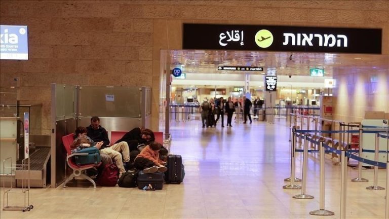 أربعة نشطاء يسافرون عقب الاستيلاء على السفينة “مادلين” في المياه الدولية